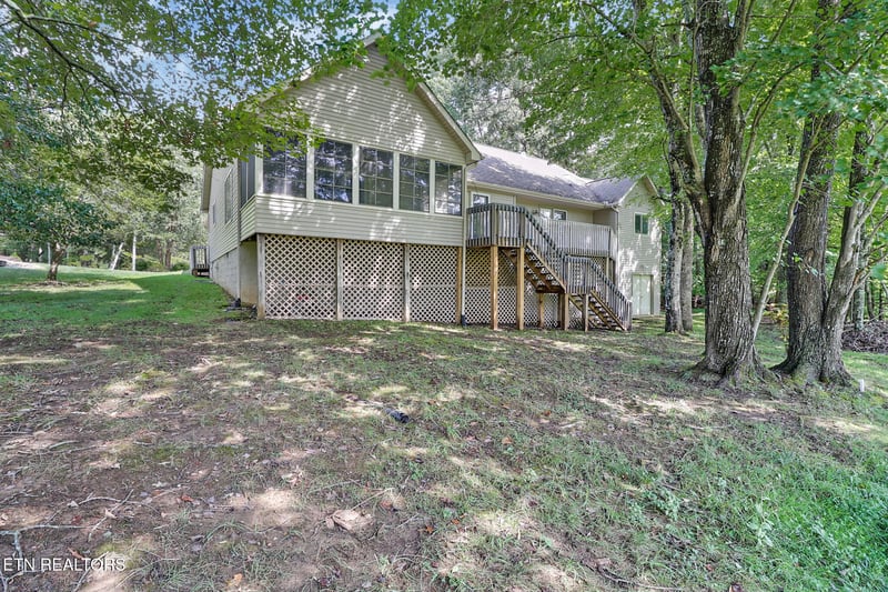 17 Kenwood Ct, Crossville, TN 38558