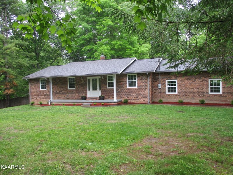 17 Rusty Blue Dr, Crossville, TN 38555