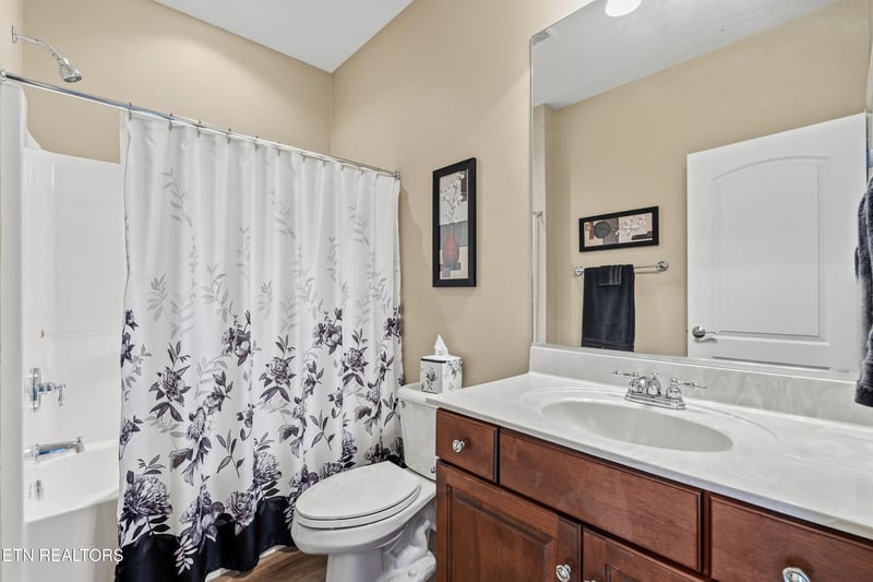 170 Blue Jay Ave, Vonore, TN 37885