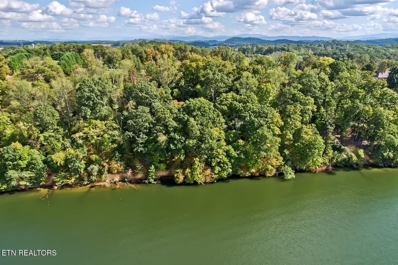 170 Bluffton Rd, Friendsville, TN 37737