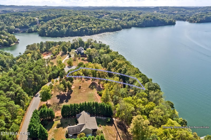 170 Bluffton Rd, Friendsville, TN 37737