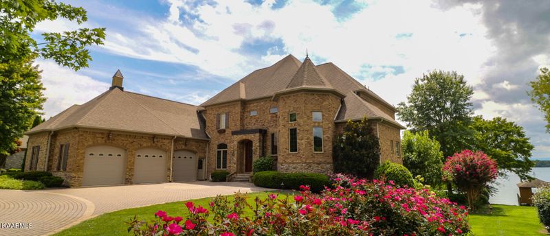 170 Chickadee Cir, Vonore, TN 37885