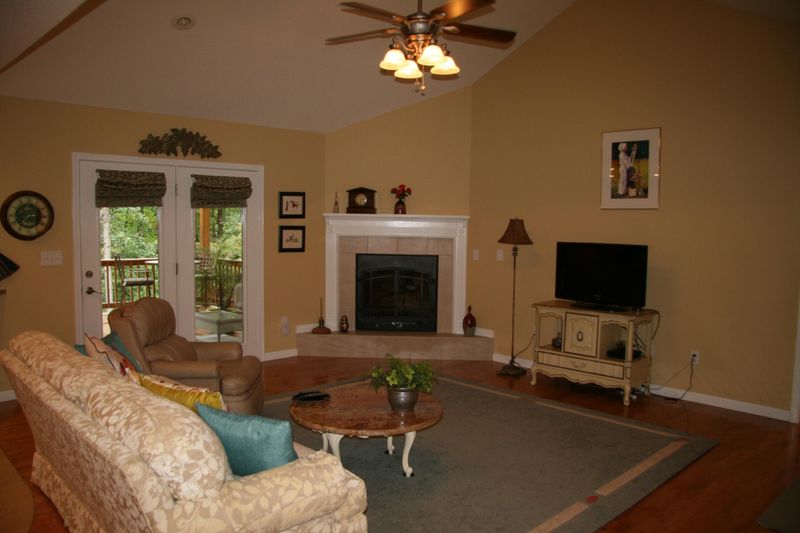 170 Cromwell Ln, Crossville, TN 38558