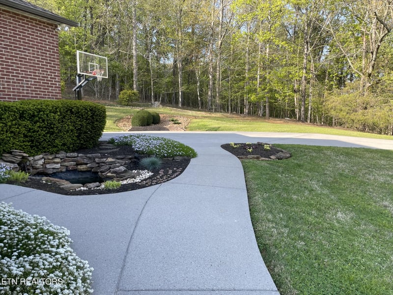 170 Cross Creek Private Ln, Lenoir City, TN 37771
