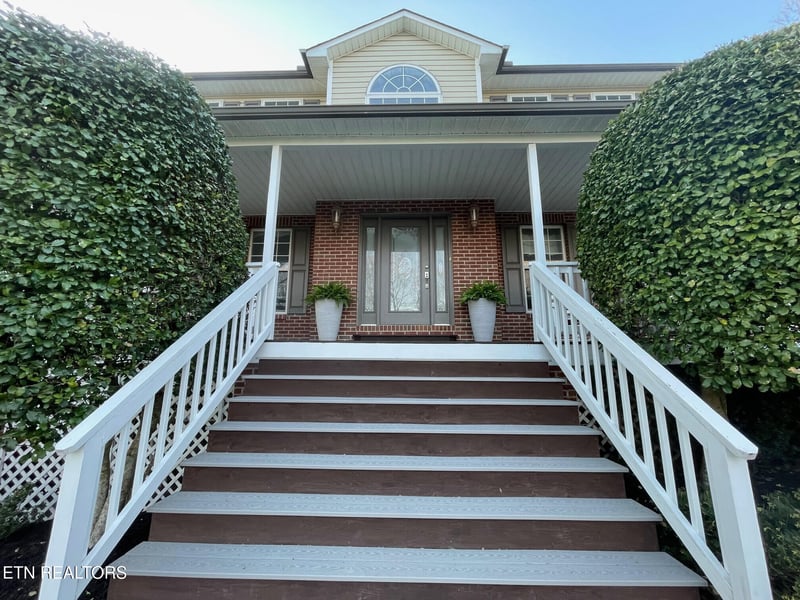 170 Cross Creek Private Ln, Lenoir City, TN 37771
