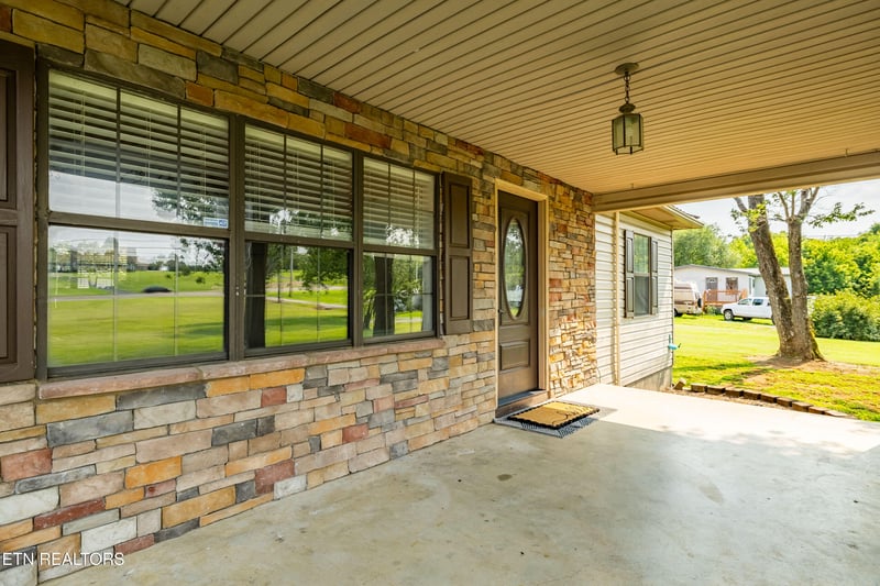170 Dotson Rd, Greenback, TN 37742