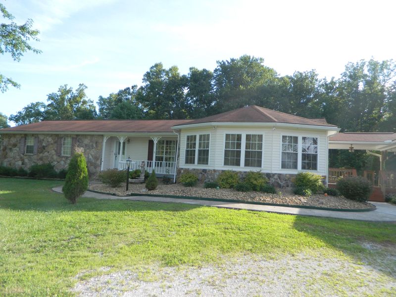170 Mossy Grove Rd, Harriman, TN 37748