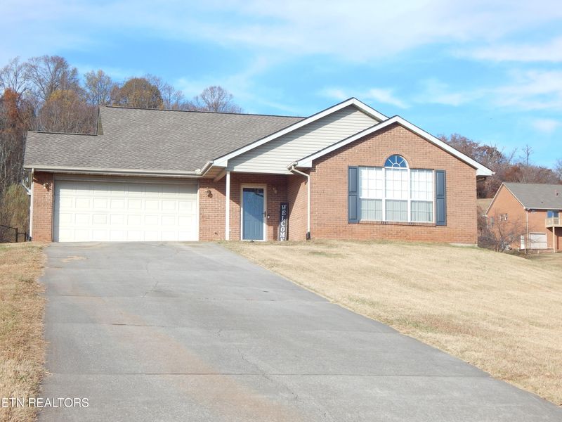 170 Mountain Crest Ln, Greenback, TN 37742