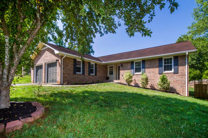 170 Overlook Ln, Clinton, TN 37716