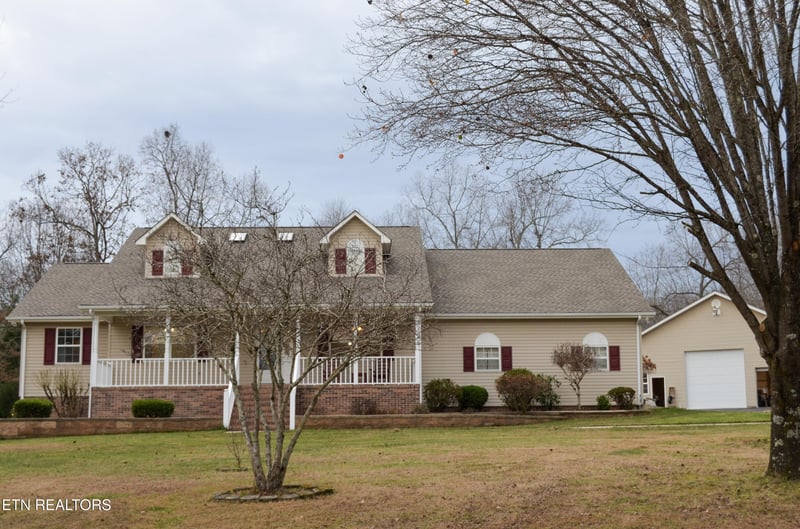 170 Pin Oak Ln, Crossville, TN 38555