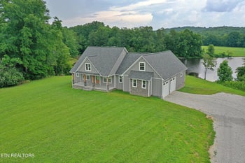 170 Pine Creek Rd, Oneida, TN 37841