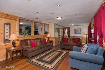 170 Showplace Blvd, Pigeon Forge, TN 37863