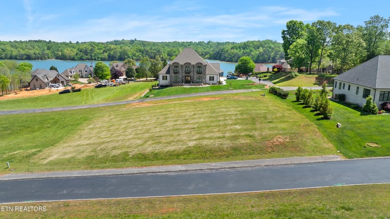 170 Starling Dr, Vonore, TN 37885