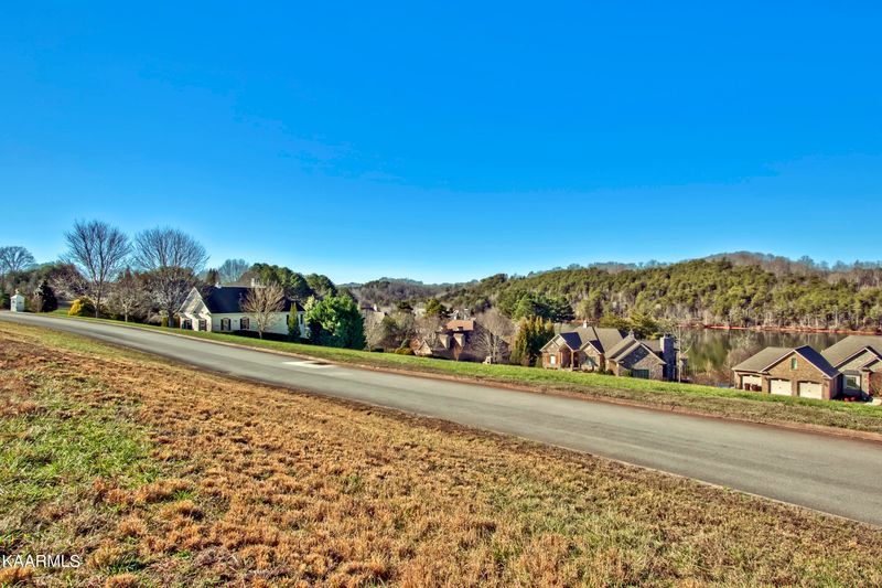 170 Wildwing Dr, Vonore, TN 37885