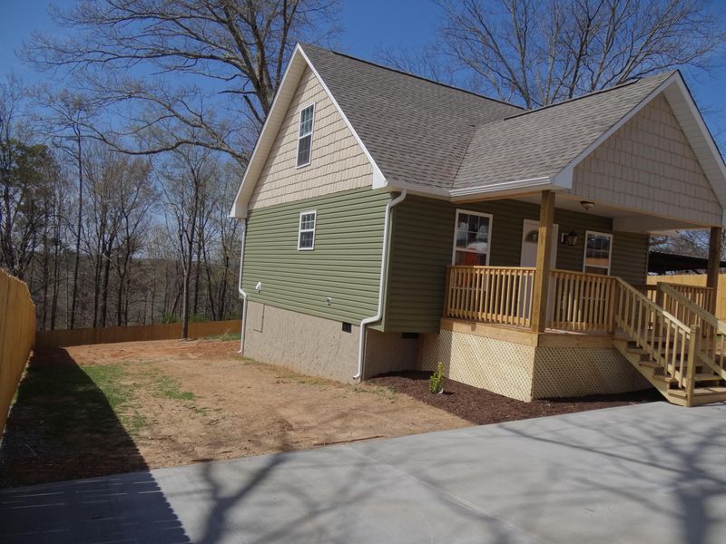 1700 Adams St, Athens, TN 37303