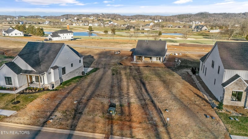 1700 Black Bear Cir, Loudon, TN 37774