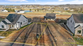 1700 Black Bear Cir, Loudon, TN 37774