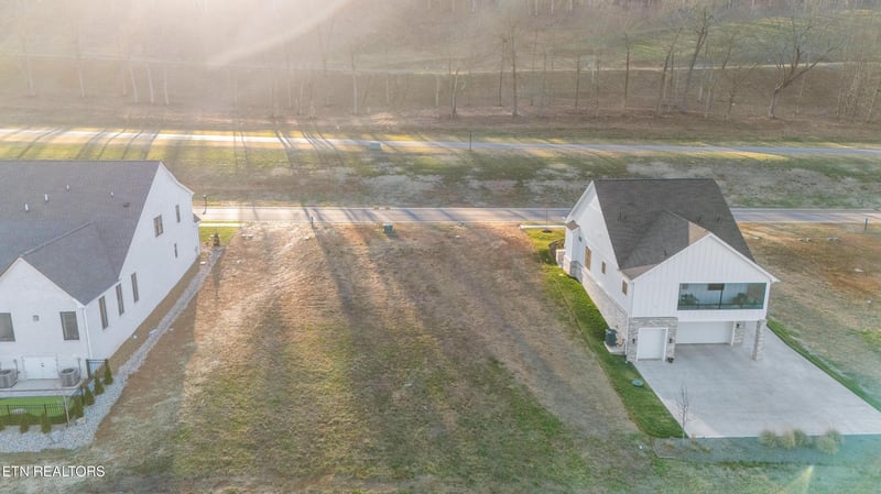 1700 Black Bear Cir, Loudon, TN 37774