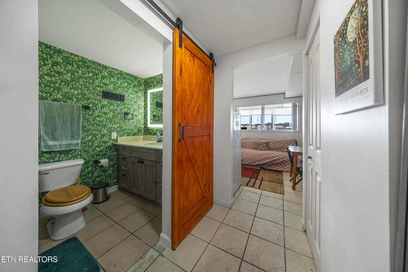 1700 Clinch Ave #411, Knoxville, TN 37916