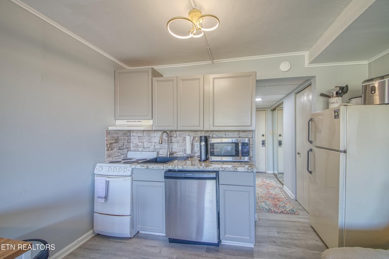 1700 Clinch Ave #612, Knoxville, TN 37916