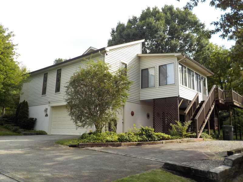 1700 Hart Rd, Knoxville, TN 37922