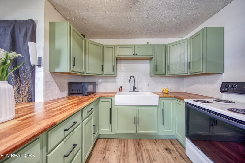 1700 Iroquois St, Knoxville, TN 37915