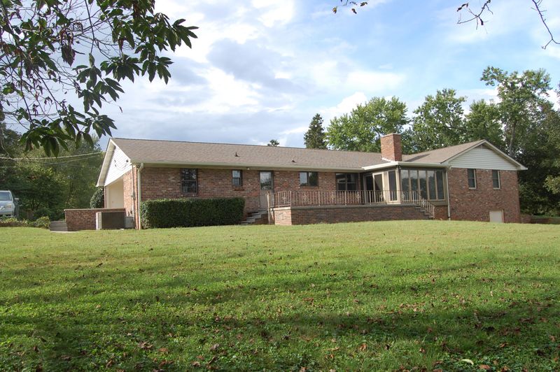 1700 Leconte Dr, Maryville, TN 37803