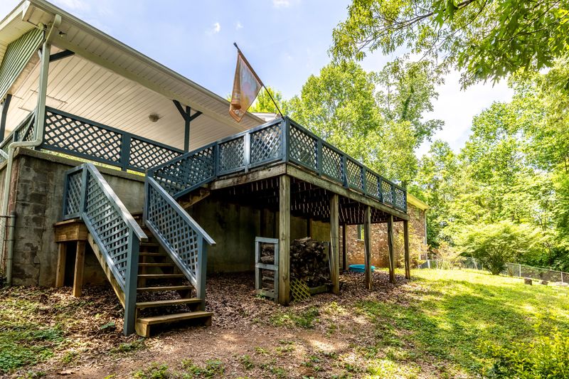 1700 Paris Rd, Knoxville, TN 37912