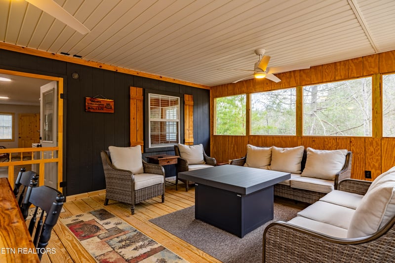 1700 Rafter Rd, Tellico Plains, TN 37385