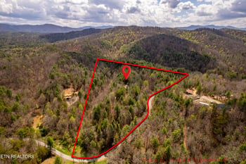 1700 Rafter Rd, Tellico Plains, TN 37385