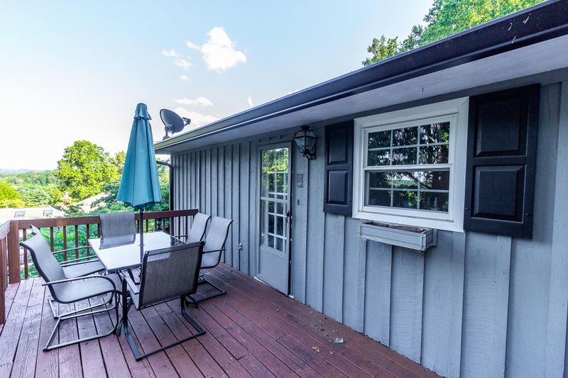 1700 Seven Oaks Dr, Morristown, TN 37814