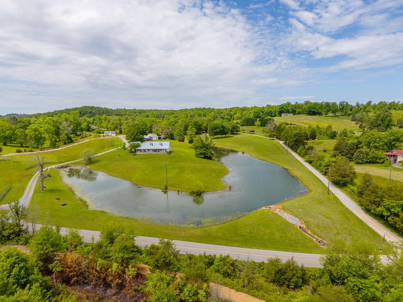 1701 Big Gully Rd, Maryville, TN 37801