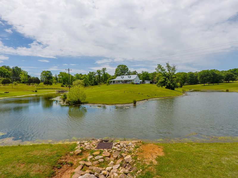 1701 Big Gully Rd, Maryville, TN 37801