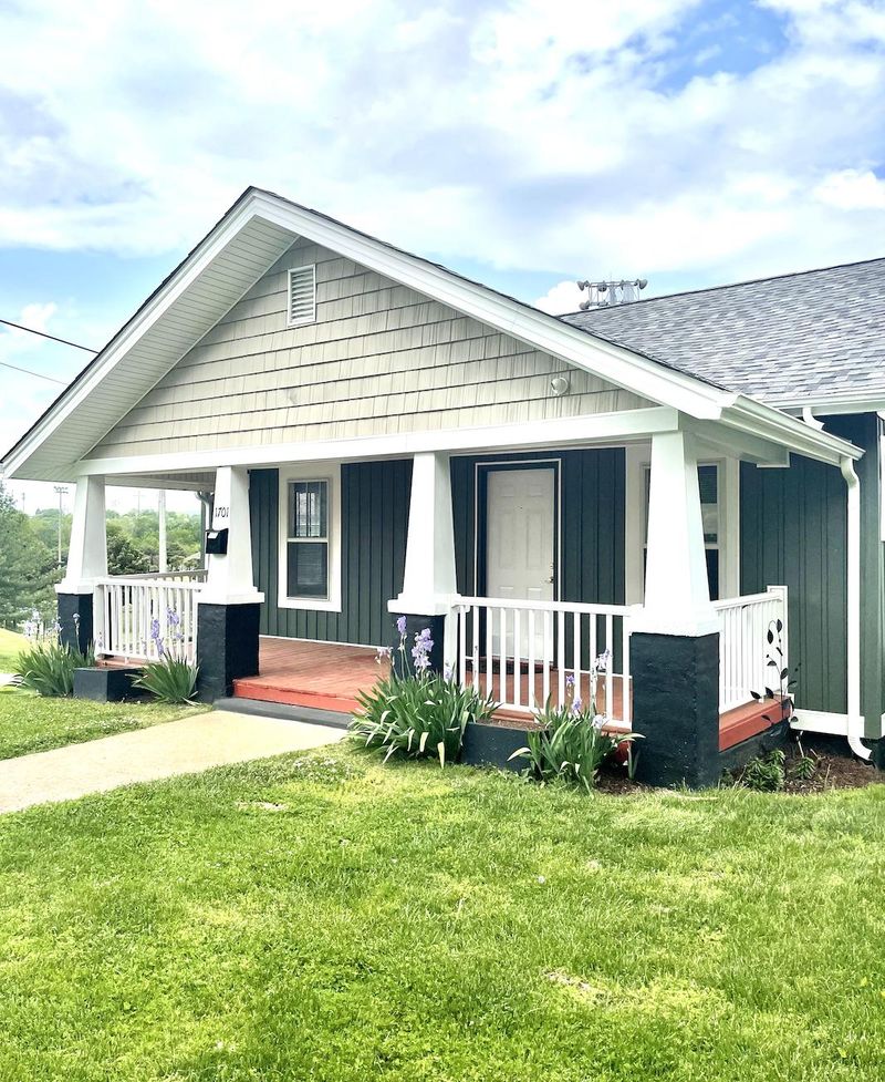 1701 E 5th Ave, Knoxville, TN 37917