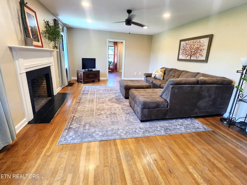 1701 Highland Dr, Knoxville, TN 37918
