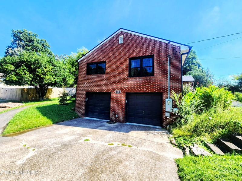 1701 Highland Dr, Knoxville, TN 37918