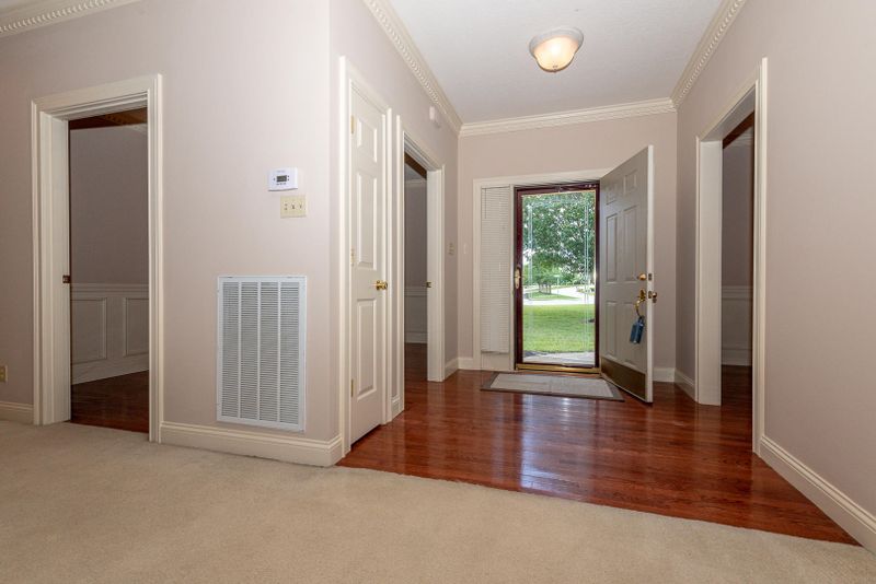 1701 Hollister Dr, Alcoa, TN 37701