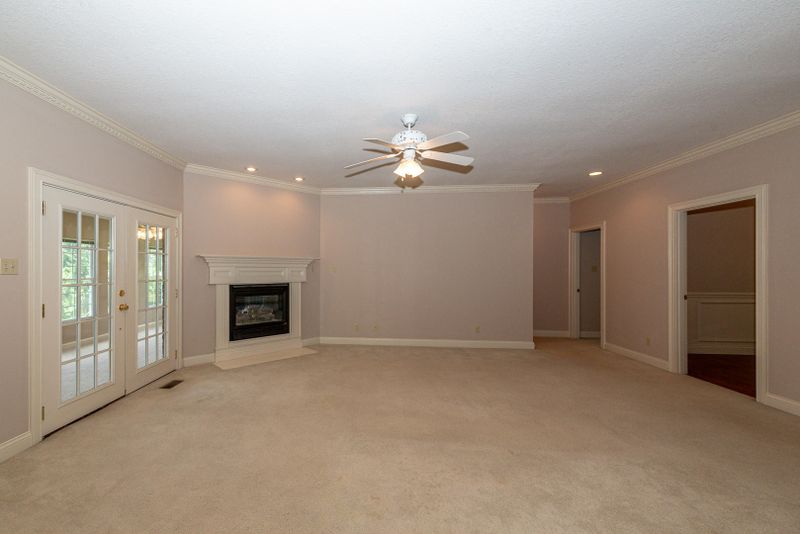 1701 Hollister Dr, Alcoa, TN 37701