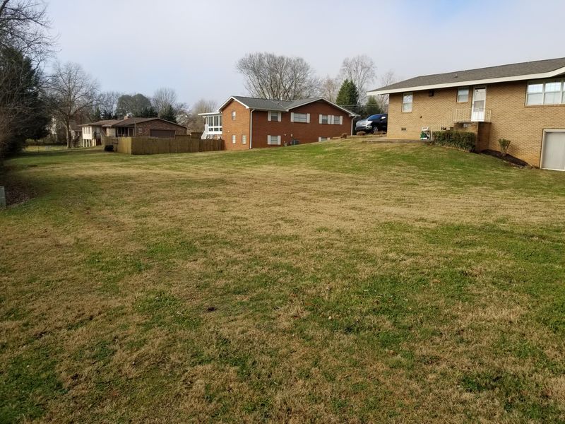 1702 Leconte Dr, Maryville, TN 37803