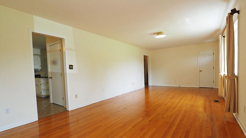 1702 Mountain View Rd, Lenoir City, TN 37771