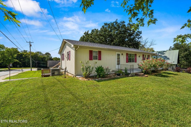 1702 Richardson St, Athens, TN 37303