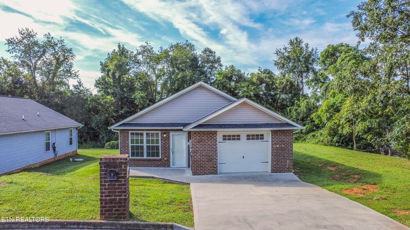1702 Watauga St, Sevierville, TN 37876