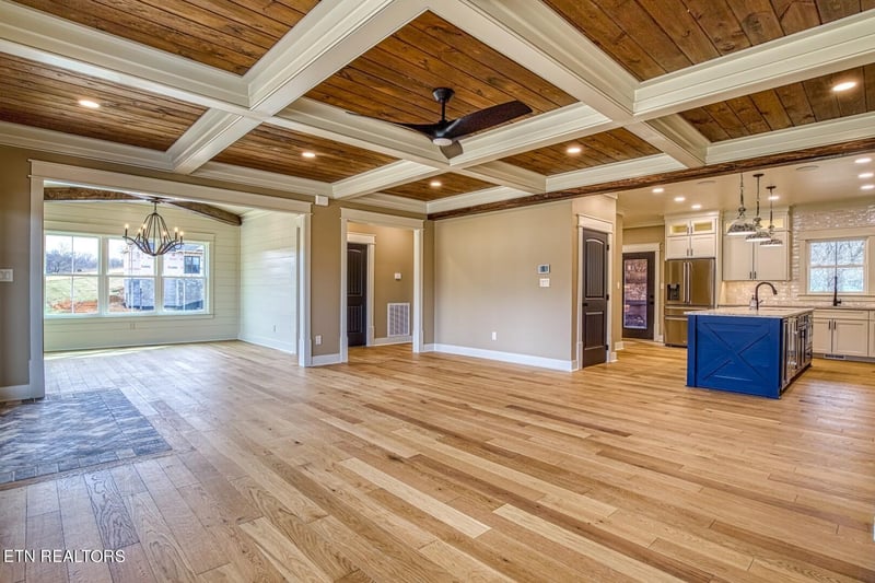 1703 War Paint Tr, Sevierville, TN 37876