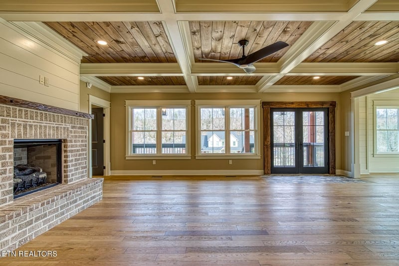 1703 War Paint Tr, Sevierville, TN 37876
