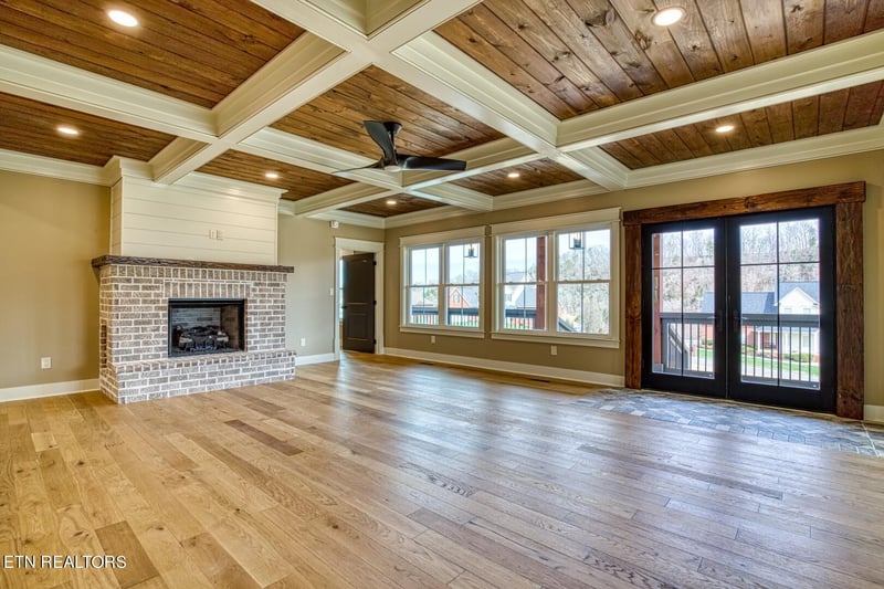 1703 War Paint Tr, Sevierville, TN 37876