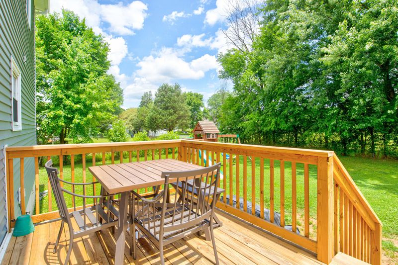 1704 Campfire Dr, Knoxville, TN 37931
