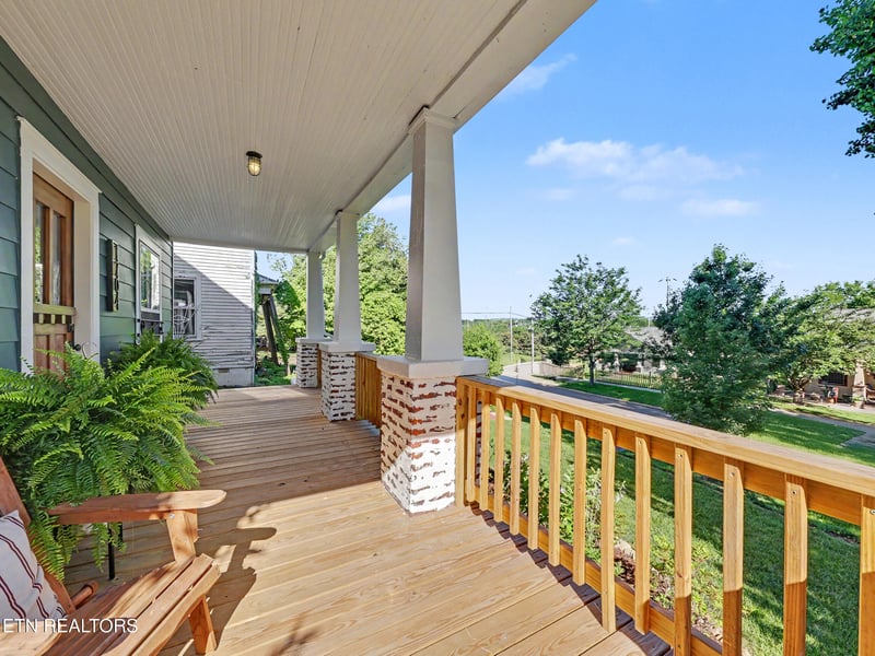 1704 E 5th Ave, Knoxville, TN 37917