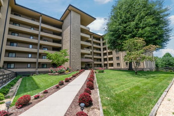 1704 Hidden Hills Rd #APT 108, Gatlinburg, TN 37738