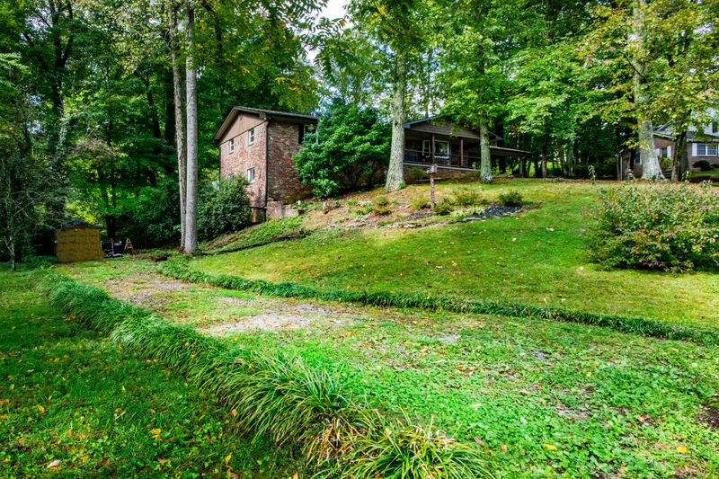 1704 Uppingham Dr, Knoxville, TN 37918