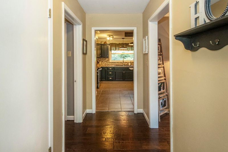 1704 Uppingham Dr, Knoxville, TN 37918